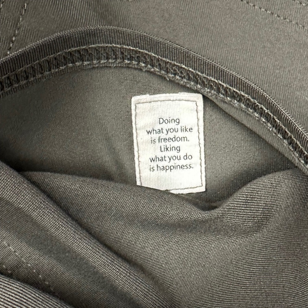 Vuori Meta Pant Mens 31x30 Dark Oregano Athletic Slim Stretch Tech Chino Travel - Picture 9 of 16